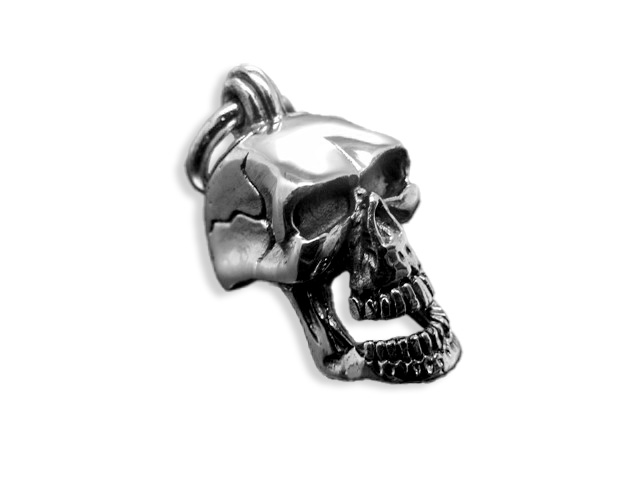 Anhänger Totenkopf