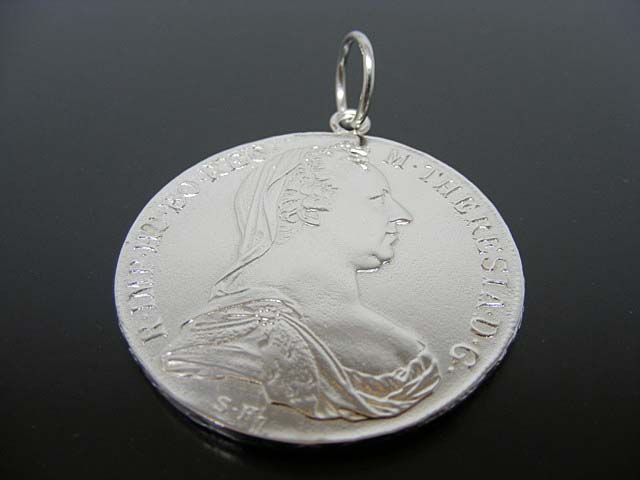 Anhänger Theresientaler geschwärzt