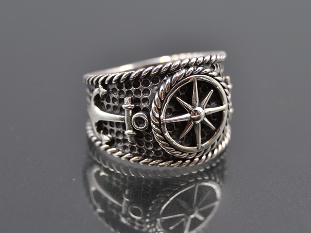 Ring Anker und Kompass