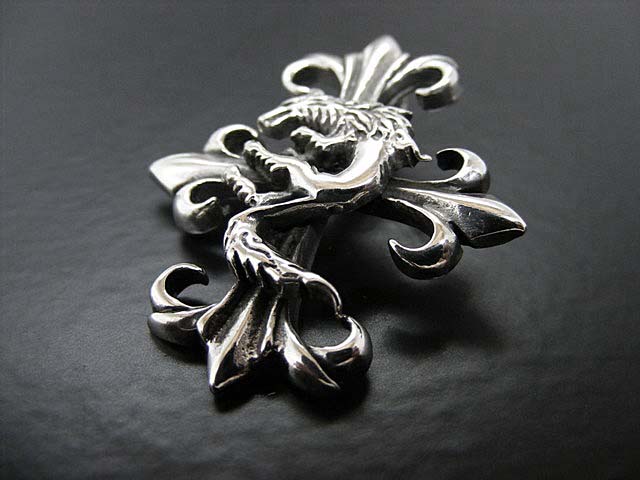 Anhänger Kreuz, französische Lilie, Wolf