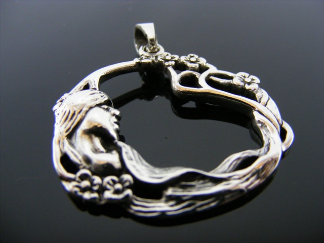 Anhänger Schlafende Elfe