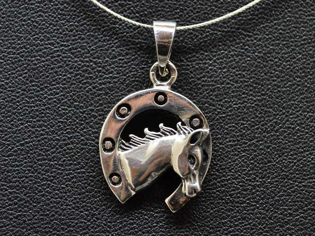 Anhänger Pferdekopf, Hufeisen