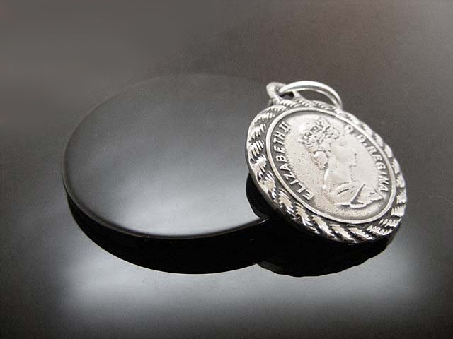 Anhänger Elisabeth mit Achatscheibe