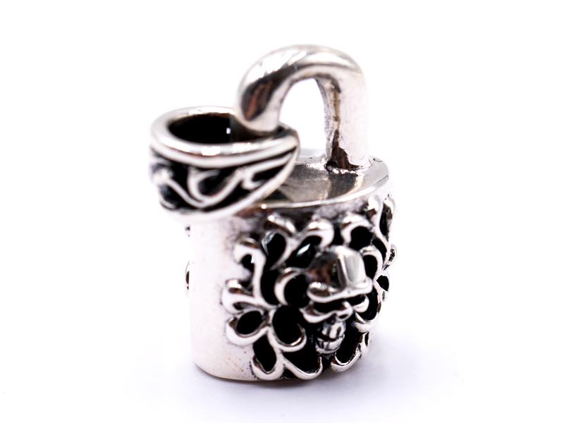 Anhänger Schloss, Totenkopf