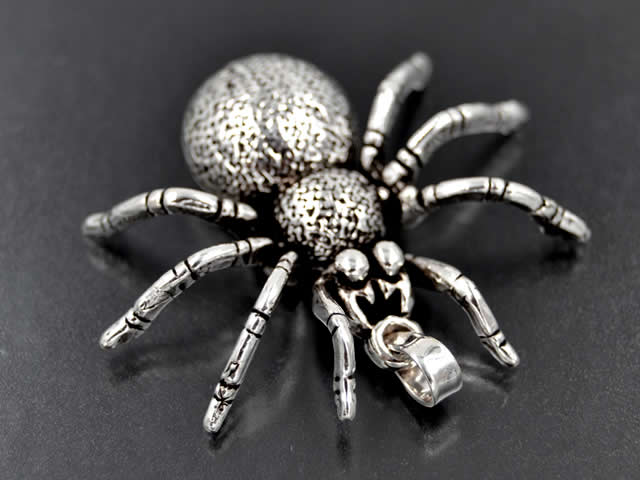 Anhänger Spinne