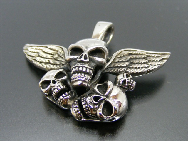 Anhänger Totenköpfe mit Flügel