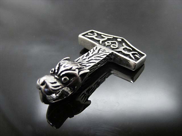 Anhänger Thors Hammer "Wolfskopf"