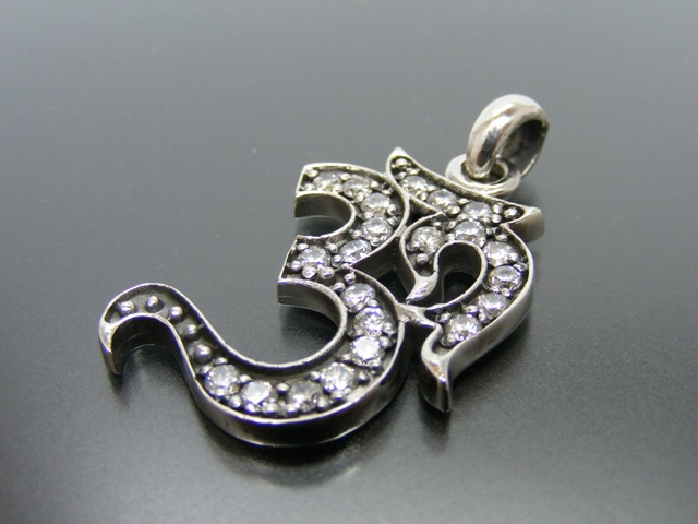 Anhänger OM, AUM Zirkonia Crytsal