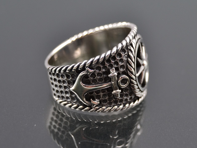 Ring Anker und Kompass