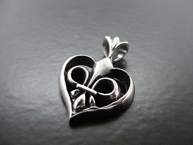 Anhänger Französische Lilie, Herz