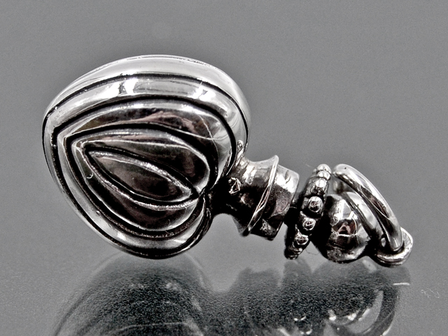 Anhänger Parfümflasche in Herzform