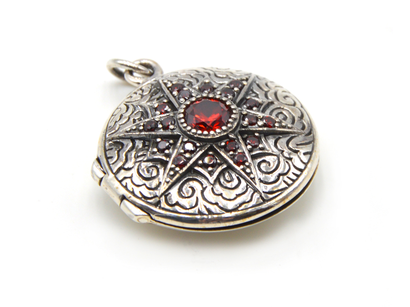 Anhänger Medaillon mit Glasstein und Stern