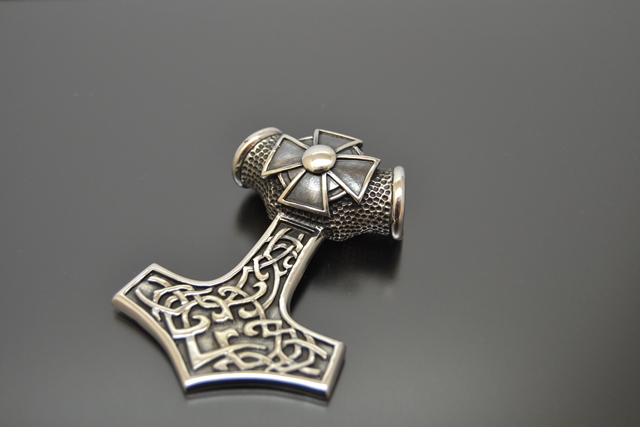 Anhänger Thorshammer, Eisernes Kreuz