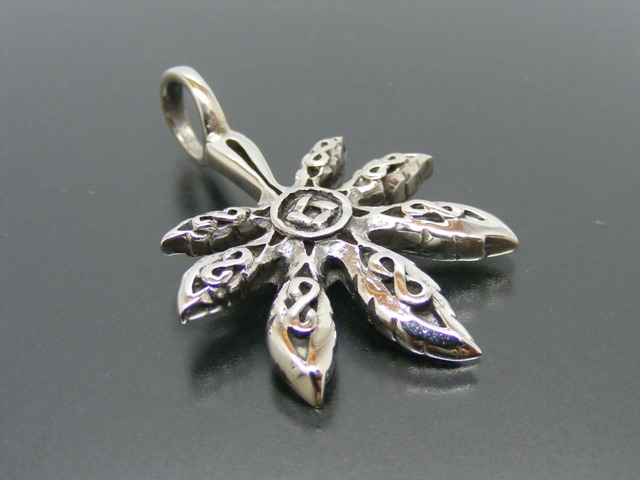 Anhänger - Hanfblatt