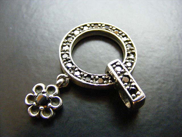 Anhänger Kreis mit Charm Blume, Zirkonia