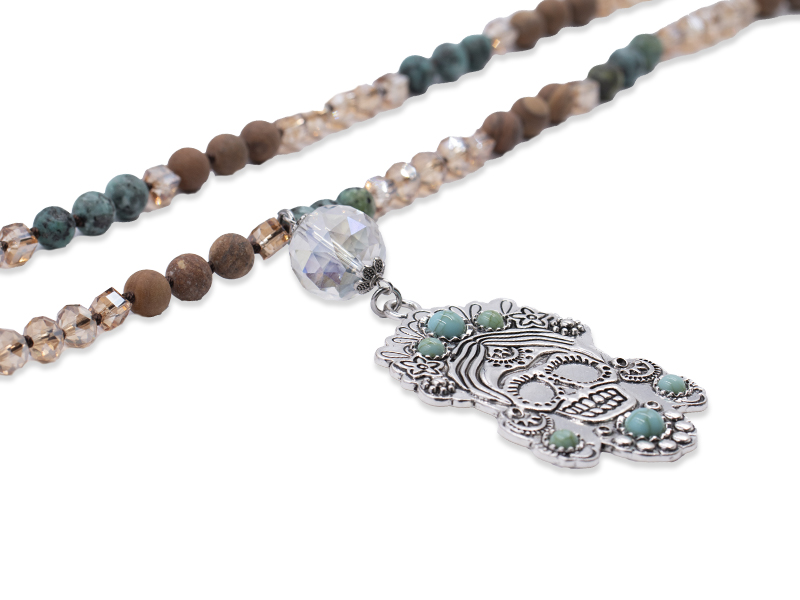 Echtsteinkette mit Glassteinen und Mexikanischer Totenkopf (88 cm)