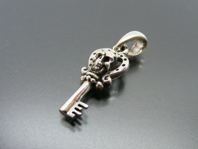 Anhänger Schlüssel, Totenkopf