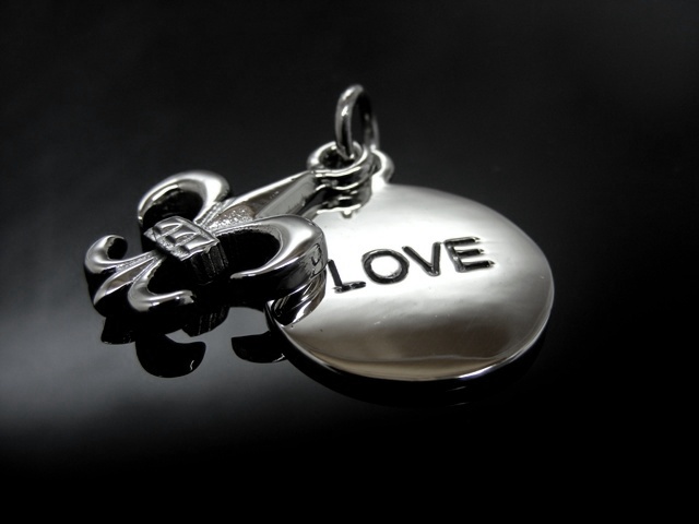 Anhänger Gravurplatte (Love), französische Lilie